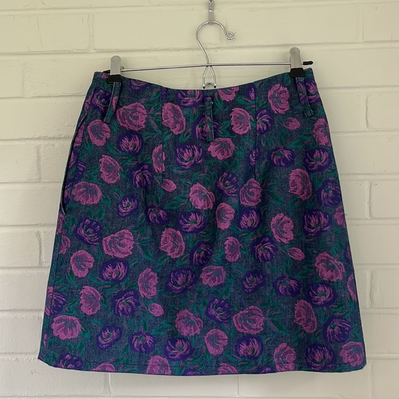 Custom painted denim mini skirt, size 0 - Picture 2 of 3